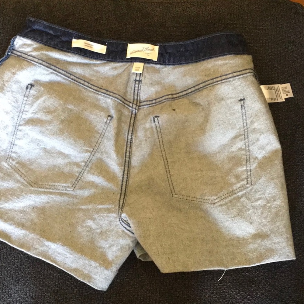 Universal Thread Shorts - Picture 5 of 6